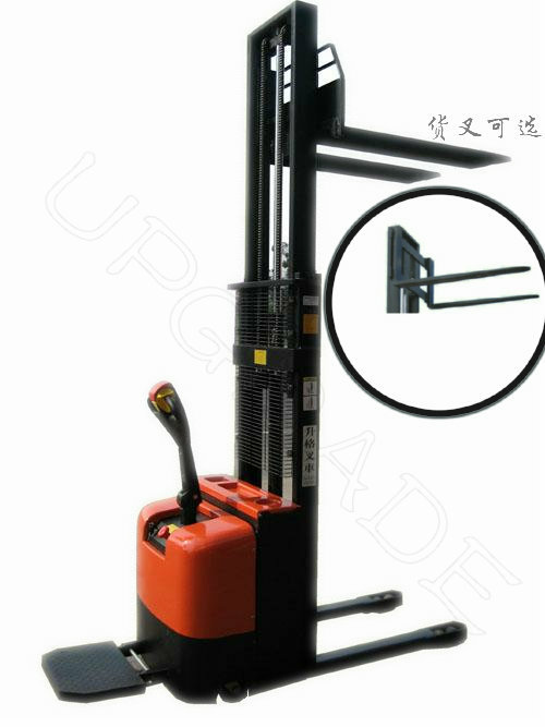 全电动堆高车1.5T 2.5M