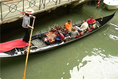 酒店观光船 威尼斯酒店手划木船  威尼斯手划船