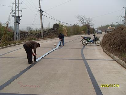 水泥路面白改黑抗裂贴贴缝带&nbsp;&nbsp;路面改造抗裂贴&nbsp;&nbsp;基层贴缝带