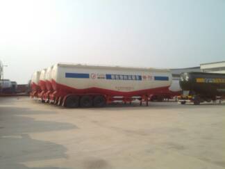 重型低栏半挂车价格多少，河源重型低栏半挂车厂家报价  高栏运输车价格  平板半挂车厂家