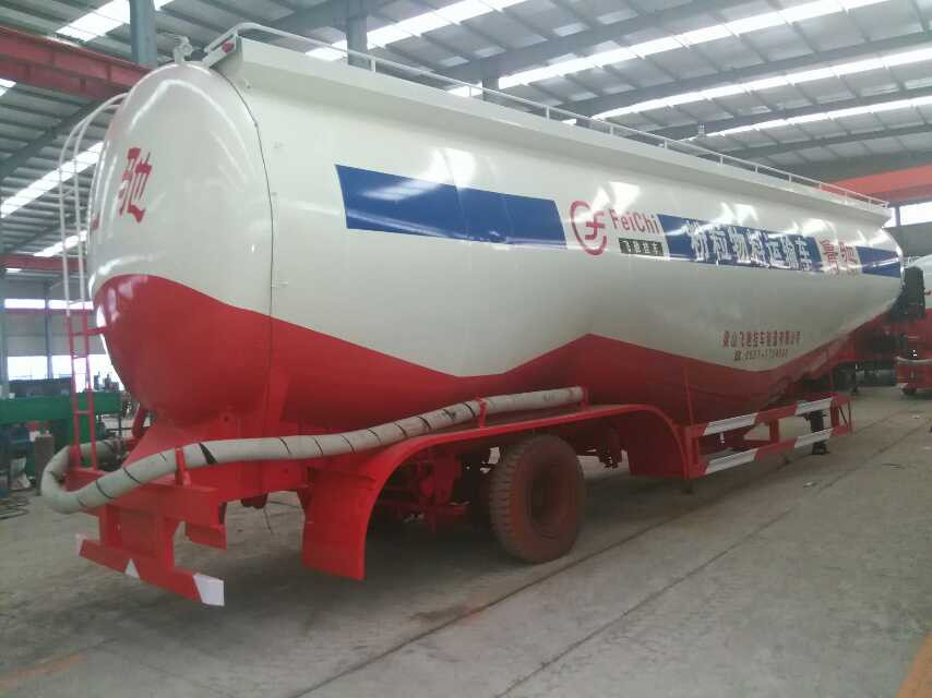 重型低栏半挂车价格多少，河源重型低栏半挂车厂家报价  高栏运输车价格  平板半挂车厂家