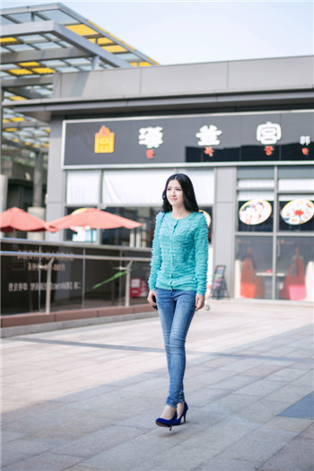 休闲毛衣订做，首选大朗彬建服饰  毛衣批发  毛衫批发  网站托管
