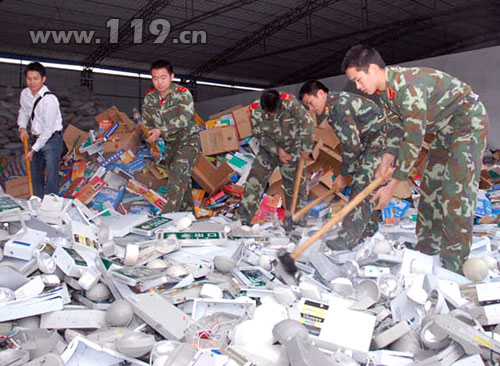 上海监控摄像头报废，上海专业通信产品设备报废，虹桥配件销毁  监控摄像头销毁  虹桥皮包焚烧