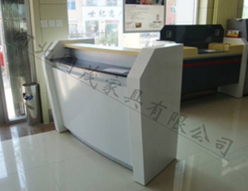 银行家具