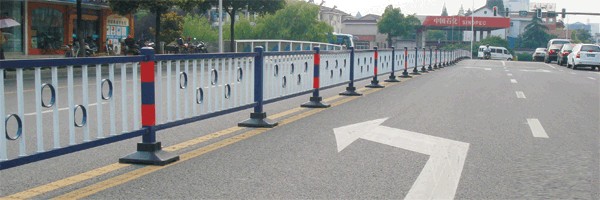 道路護欄生產(chǎn)廠家|[供應]濰坊價位合理的道路護欄