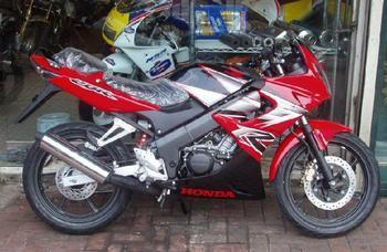 本田CBR150趴赛摩托车跑车报价