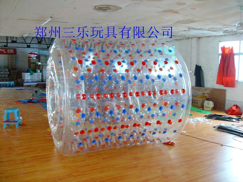 湖北武汉水上滚筒球、复合材质充气滚筒玩具生产厂家 步行球滚筒