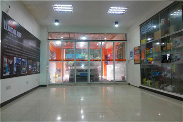 汽车贴膜有什么作用？美国龙膜正品授权店  龙膜授权店  汽车玻璃贴膜