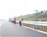 供应四川广元公路波形梁护栏板--高速护栏板厂家