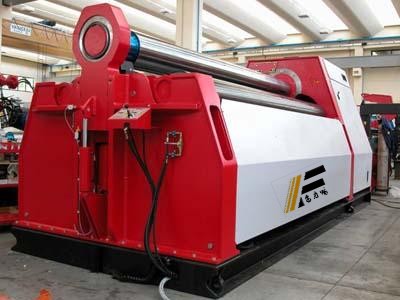 《射陽(yáng)w11s-12/2500液壓卷板機(jī)批發(fā)》