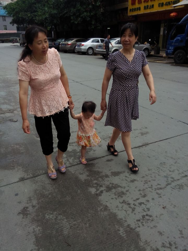 东莞、深圳、广州到安昆明市宁市2-9类危险品物流  液体危险品运输  易燃易爆品运输  油漆油墨运输