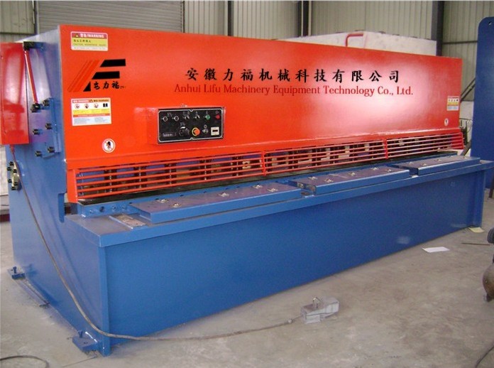 《燈塔8米液壓剪板機(jī)，哪家生產(chǎn)》