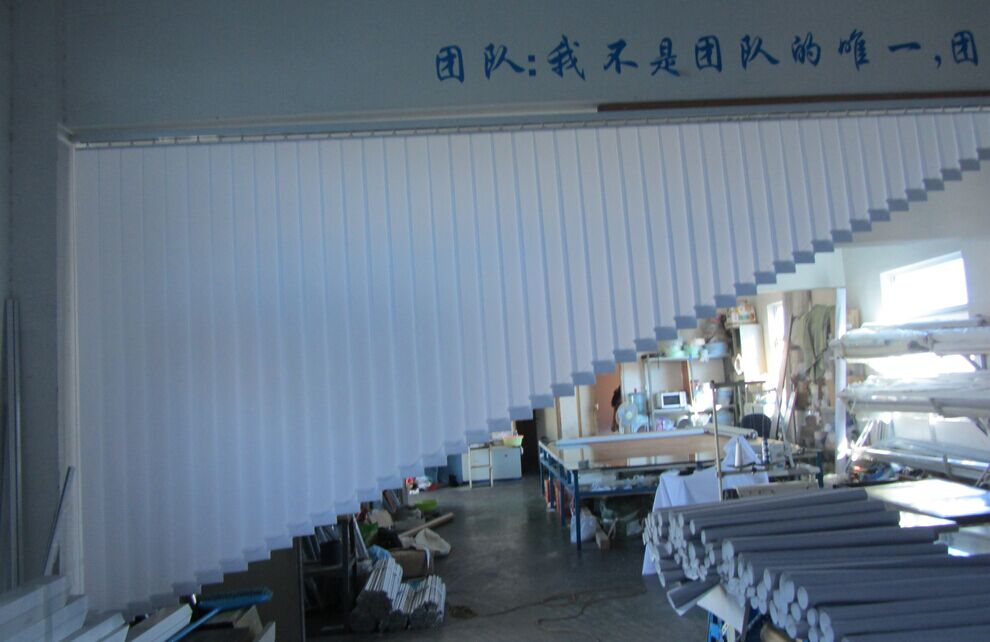 无纺布纤维帘布垂直帘  纤维垂直帘  手动垂直帘  电动垂直帘