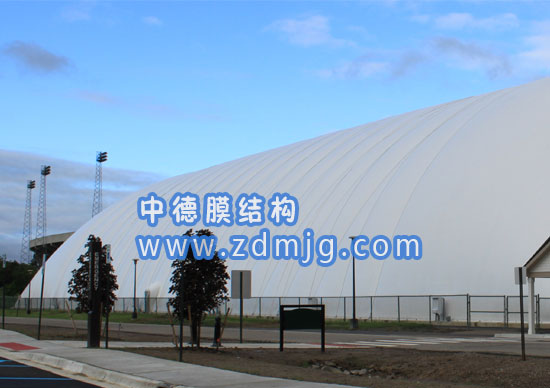 气棚室内足球场建设费用，足球场气膜多少钱，找中德&nbsp;&nbsp;气膜足球场多少钱