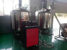常州|苏州|南通|连云港|淮安|盐城1-20升润滑油灌装机&nbsp;&nbsp;润滑油灌装机厂家&nbsp;&nbsp;称重灌装机报价&nbsp;&nbsp;半自动灌装机图片
