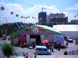 濟(jì)南出租全鋁篷房 濟(jì)南篷房 桁架 護(hù)欄 桌椅 舞臺(tái)出租搭建