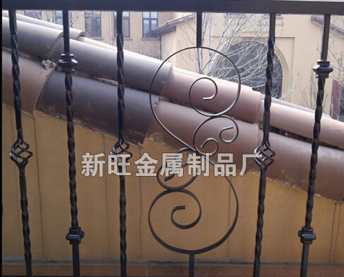 專業(yè)生產(chǎn)歐式鐵藝圍欄