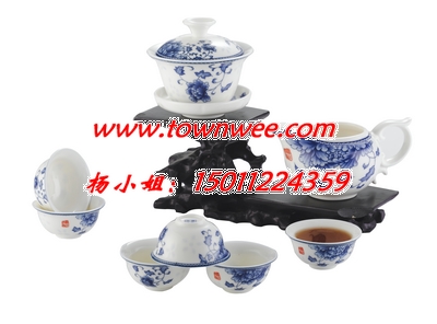 陶瓷花瓶定做，陶瓷茶具，旅行茶具，茶叶罐定做，陶瓷盘子定做，&nbsp;&nbsp;定做陶瓷盖杯&nbsp;&nbsp;定做礼品杯子&nbsp;&nbsp;北京礼品定做