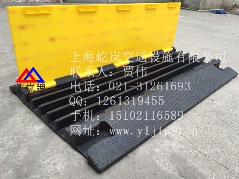 户外保护板图片 大2橡胶盖线板  橡胶电缆盖线板  吉林橡胶盖线板  二线槽橡胶压线板