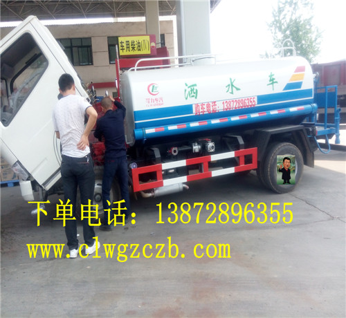 最小的洒水车能装几立方？&nbsp;&nbsp;多功能洒水车&nbsp;&nbsp;绿化喷洒车