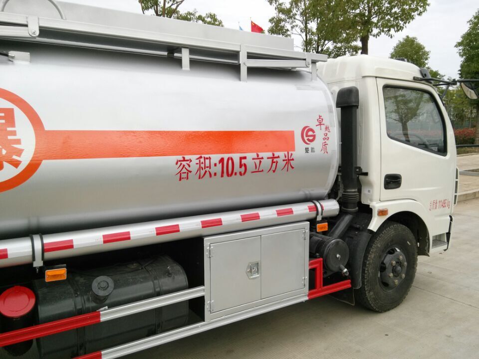 五吨加油车  五吨加油车厂家  五吨加油车价格  五吨加油车多少钱