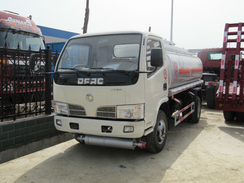 东风多利卡5吨加油车  东风5吨加油车  5吨加油车有现车