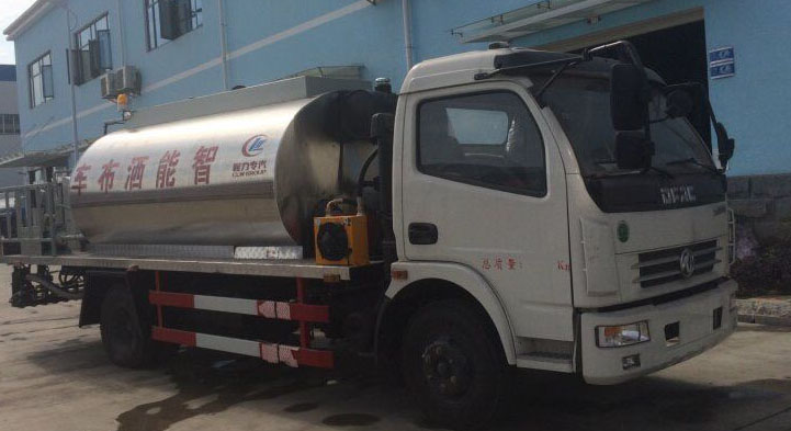 张家界沥青洒布车厂家&nbsp;&nbsp;多功能沥青洒布车&nbsp;&nbsp;乳化沥青车&nbsp;&nbsp;液态洒布车