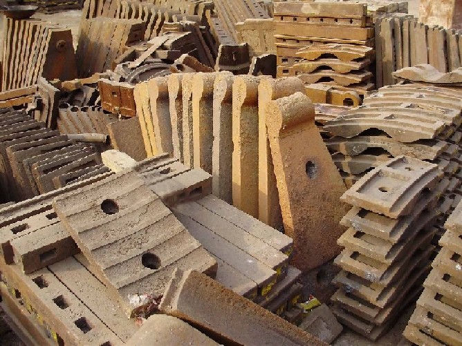 我公司供應(yīng)：各種球磨機(jī)襯板，要購就找柏林機(jī)械，質(zhì)量有保障