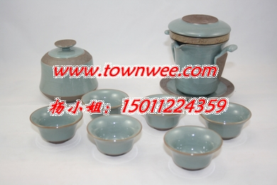 陶瓷艺术品定做，青花瓷酒瓶，茶叶罐定做，陶瓷茶具，陶瓷摆盘，&nbsp;&nbsp;北京陶瓷定做&nbsp;&nbsp;定做陶瓷茶杯&nbsp;&nbsp;陶瓷茶具定做