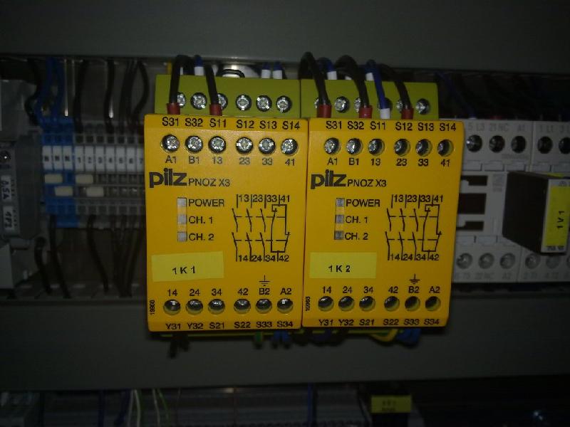 皮尔兹PNOZ 10 24VDC 6n/o 4n/c  皮尔兹监控继电器  皮尔兹传感器  皮尔兹接近开关