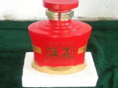 西安哪里有供應(yīng)口碑好的酒瓶酒托：酒瓶酒托電話