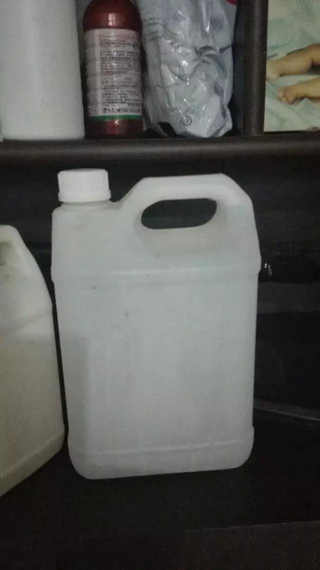 北京厂家低价供应10公斤柴油车尿素溶液&nbsp;&nbsp;柴油车用尿素液&nbsp;&nbsp;机油汽油齿轮油壶&nbsp;&nbsp;尾气处理液塑料壶