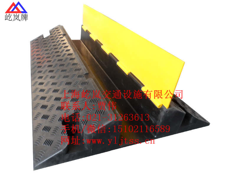 橡胶过线板图片 户外橡胶过线板 昆明橡胶过线板  橡胶电缆盖线板  吉林橡胶盖线板  二线槽橡胶压线板