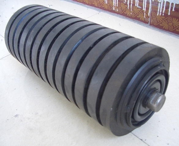 托辊生产厂家介绍缓冲托辊的性能  实用性好  密封性好  永伟制造
